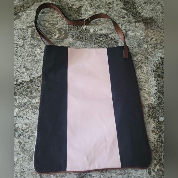 Victorias Secret Tote Bag With Adjustable Shoulder Strap - Picture 4 of 11